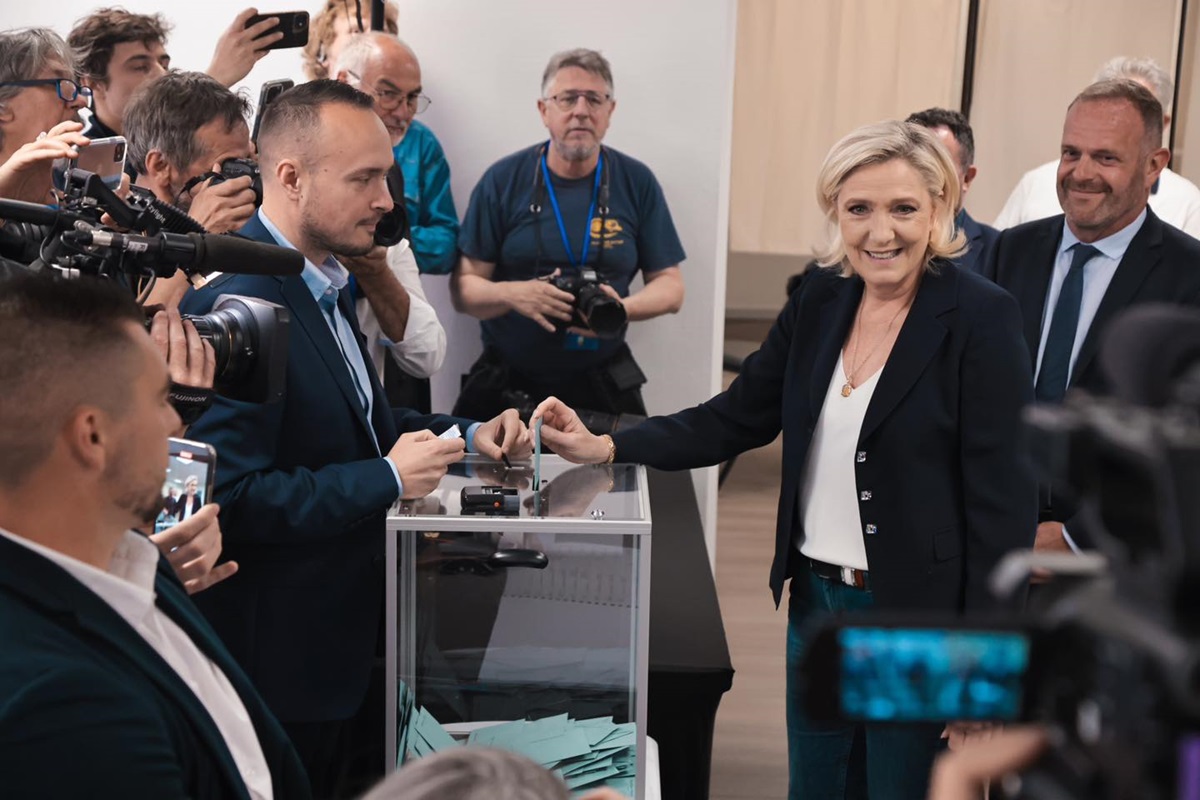 Marine Le Pen triumfă: „Blocul macronist aproape anihilat” în alegerile legislative francize. Foto: Marine Le Pen / Facebook