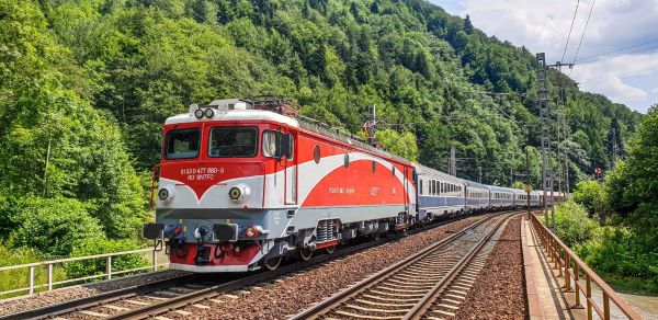 Mai multe trenuri de pe direcția Cluj-Sibiu, afectate de lucrările la infrastructura feroviară. Călătorii, transbordați cu mijloace auto|Foto: CFR Calatori Facebook.com