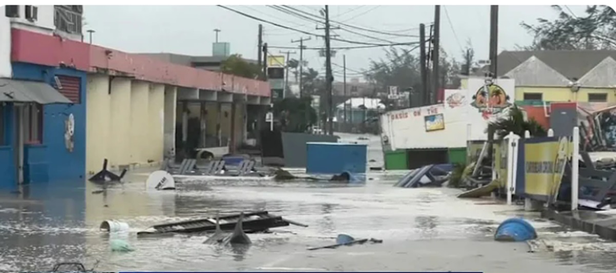 Uraganul Beryl a provocat pagube masive și primul deces confirmat. Foto: captură Youtube / 6abc Philadelphia