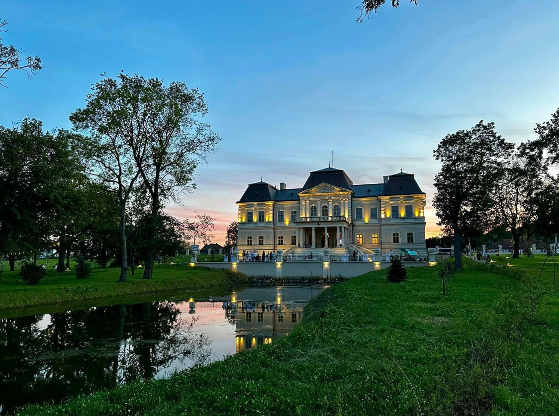 Conducerea Consiliul Județean Cluj spune că programarea prealabilă pentru vizitarea Palatului Bánffy din localitatea Răscruci nu se referă la vizitatorii individuali|Foto: Consiliul Județean Cluj  - Facebook