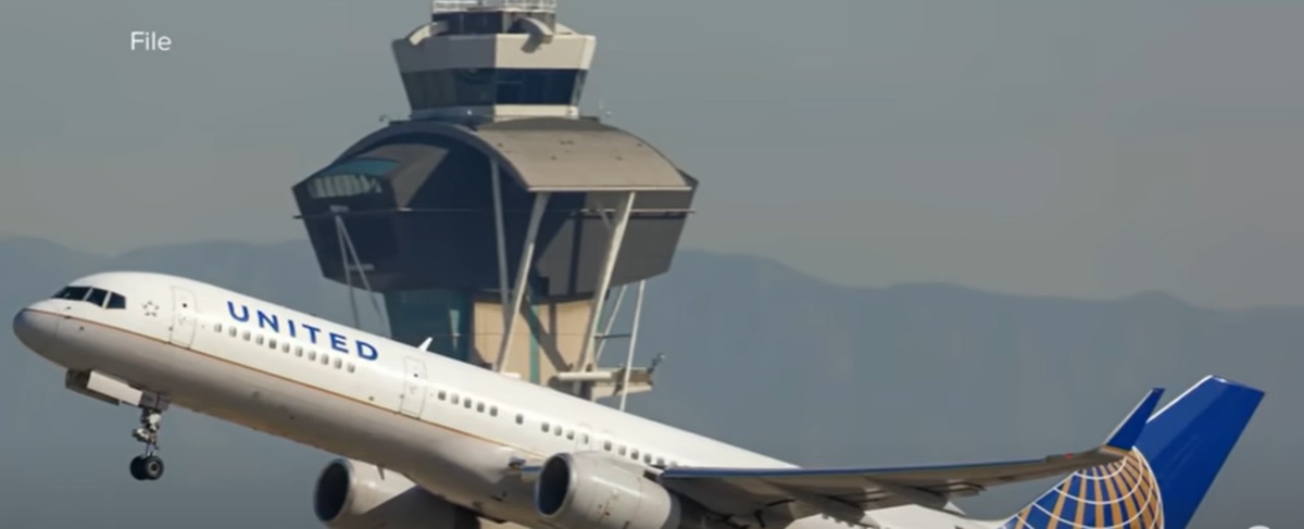 Un avion Boeing a pierdut o roată în timpul decolării de pe aeroportul din Los Angeles. Foto: captură ABC News