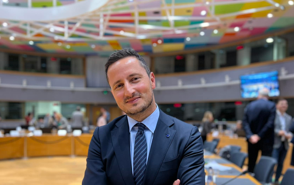 Nicu Ştefănuţă a fost ales candidatul Grupului Verzilor pentru funcţia de vicepreşedinte al Parlamentului European|Nicu Ștefănuță Facebook.com