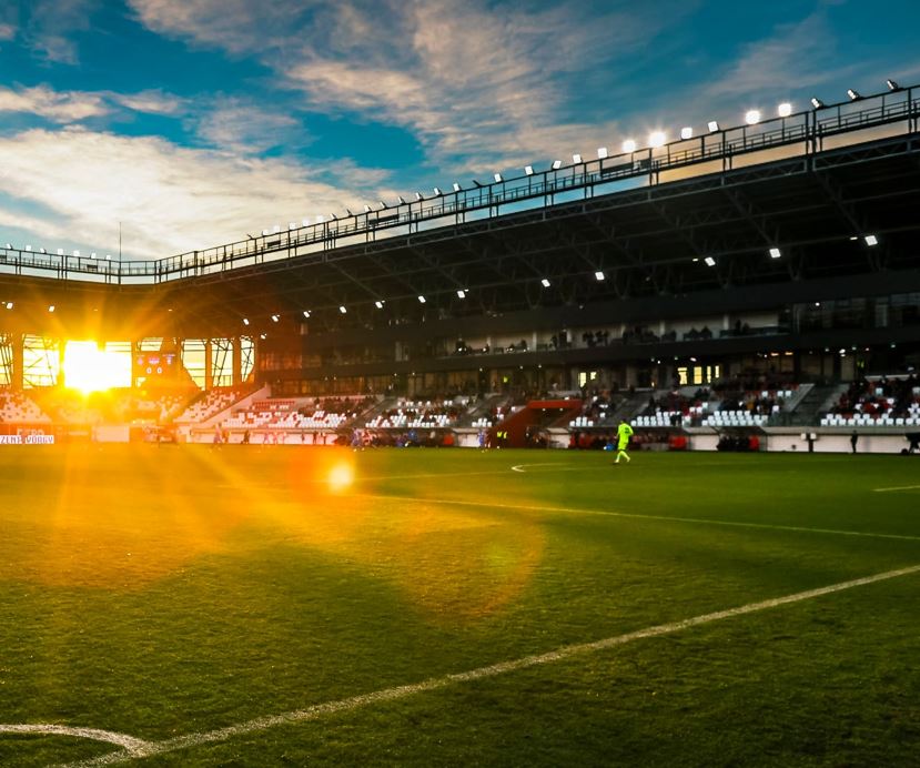 Vineri se deschide noul sezon 2024-2025 al Superligii de fotbal. Clujenii așteaptă cu nerăbdare să-și susțină echipele preferate, care vor evolua pe teren în acest weekend|Foto: Sepsi OSK Facebook.com