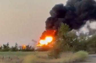 Incendiu la un depozit de petrol din Rusia după un atac cu o dronă ucraineană| Foto: @frontlinekit - X