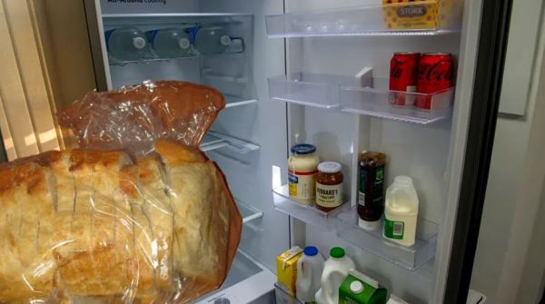Este bine sau nu să țineți pâinea în frigider? Ce spun experții în siguranța alimentară.