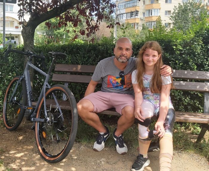 Un clujean va pedala 432 de kilometri, din Cluj până în Iași, pentru a ajuta o fetiță de 10 ani | Foto: arhivă personală Andrei Gubaș
