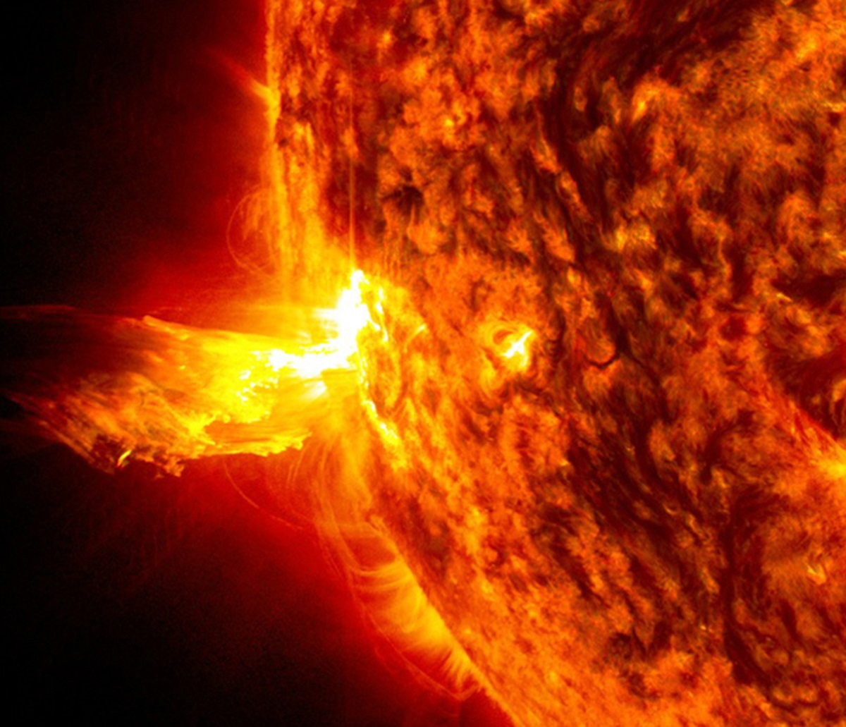 O furtună solară puternică se îndreaptă spre Pământ. Foto: arhivă NASA