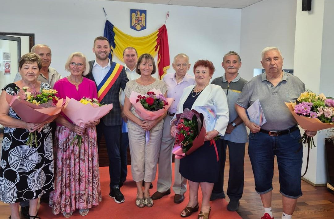 Cupluri din Florești, premiate pentru 50 de ani de căsătorie | Foto: Bogdan Pivariu - Facebook