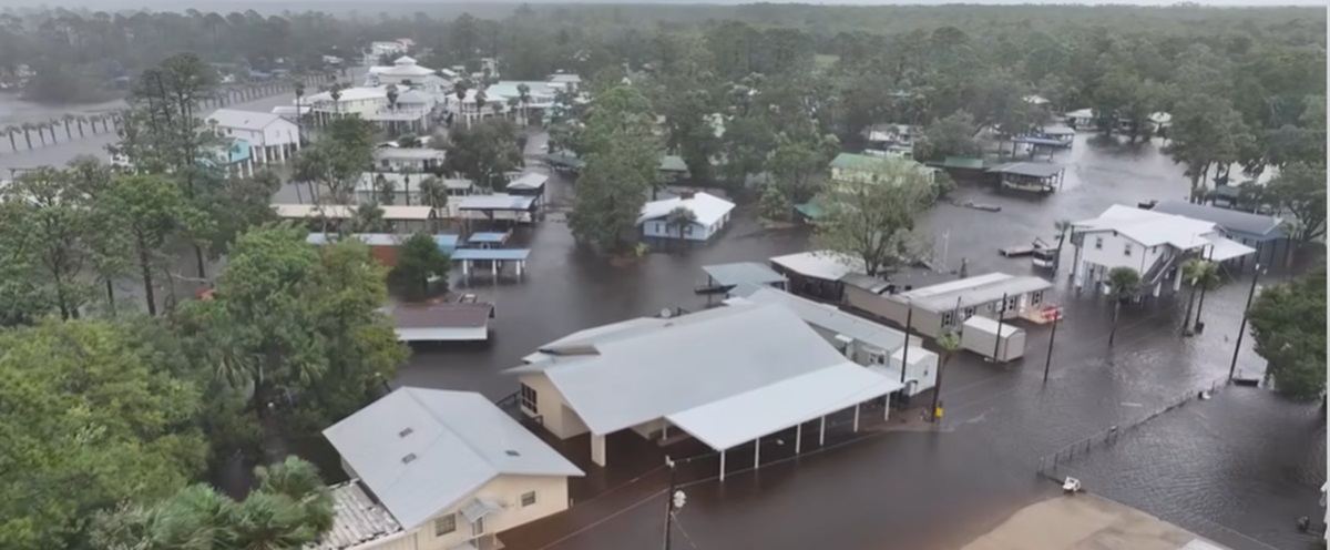 Uraganul Debby a adus la mal cocaină de 1 milion de dolari. Foto: captură WXChasing