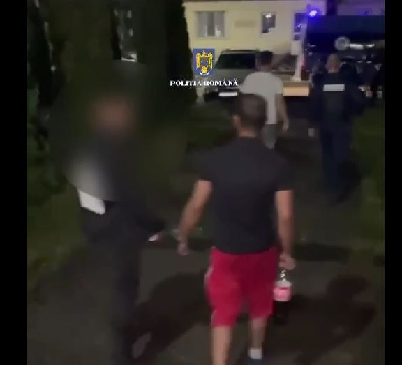 Minor constrâns să întrețină raporturi de natură sexuală, în Huedin. Imaginile video urmau să ajungă pe internet. Mai multe persoane au fost reținute|Foto: IPJ Cluj.