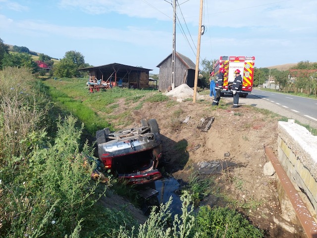 Accident rutier în localitatea Ghirișul Român | Foto: ISU Cluj