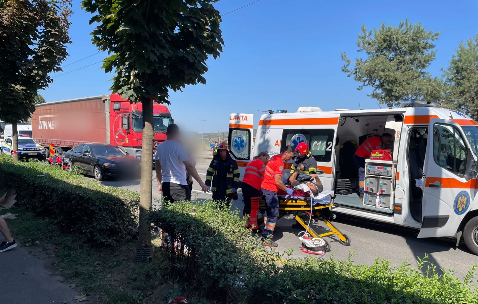 Accident grav între două mașini și o motocicletă pe Traian Vuia | Foto: ISU Cluj