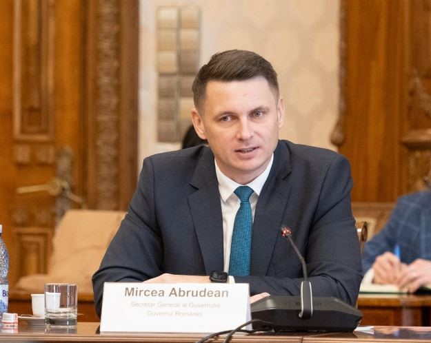 Secretarul general al Guvernului, Mircea Abrudean, despre proiectele de infrastructură din Dej. „Investițiile se concretizează prin implicarea celor care știu să rezolve problemele, nu să critice de pe margine”.|Foto: Mircea Abrudean Facebook.com