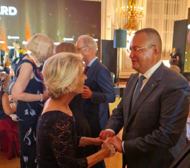 Președintele Senatului, Nicolae Ciucă, liderul PNL și președintele Comisiei Europene, Ursula von der Leyen, la conferința de securitate Globsec 2024 din Praga|Foto: Partidul Național Liberal-Facebook