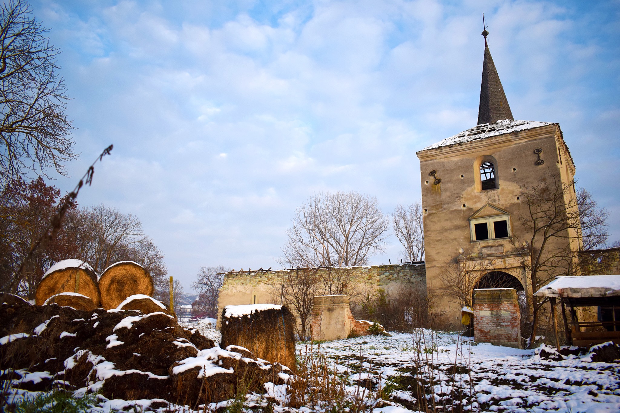 Castelul Kornis din localitatea Mănăstirea/ Foto: Castle Break - Facebook