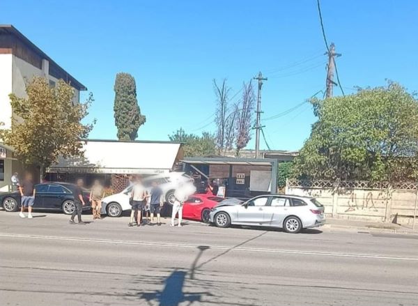 Carambol între 4 mașini, pe strada Câmpina din Cluj-Napoca | Foto: Cimpean Lucian – INFO TRAFIC jud. CLUJ – grup Facebook