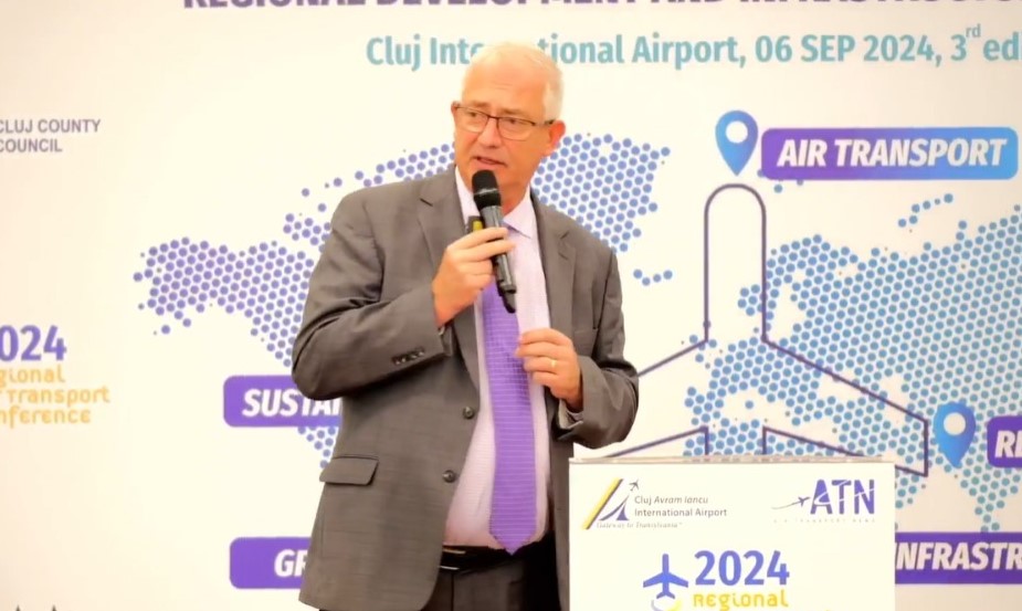 David Ciceo, directorul general al Aeroportului Cluj, în cadrul conferinţei internaţionale de aviaţie | Foto: Aeroportul Internațional Avram Iancu Cluj – captură video Facebook