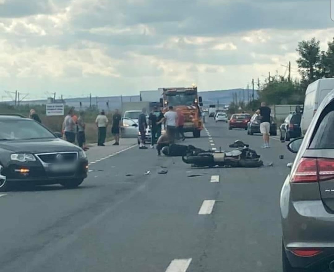 Accident la Livada, între o maşină şi o motocicletă | Foto: Andrei Biliga-Radu – INFO TRAFIC jud. CLUJ – grup Facebook