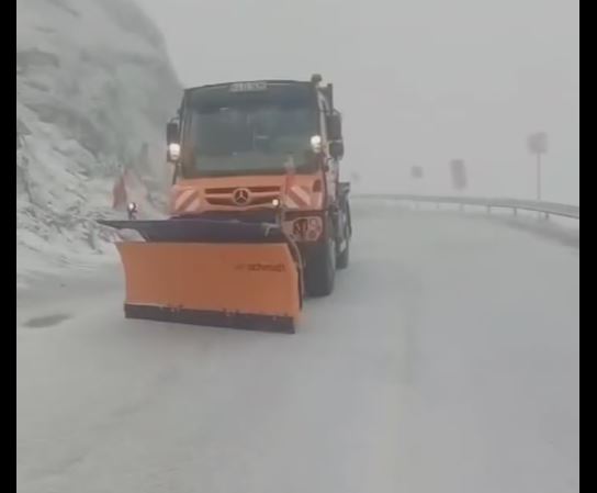 Primul strat de zăpadă pe Transalpina|Foto: DRDP Craiova