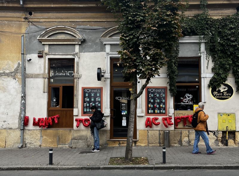 Mesaje de sensibilizare, afișate în centrul Clujului  | Foto: Yuppi Camp