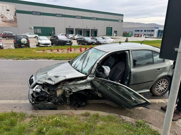 Accident la ieșire din Florești spre Gilău | Foto: ISU Cluj