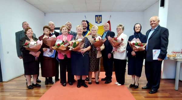 Şapte cupluri din Florești, premiate pentru 50 de ani de căsătorie | Foto: Bogdan Pivariu - Facebook