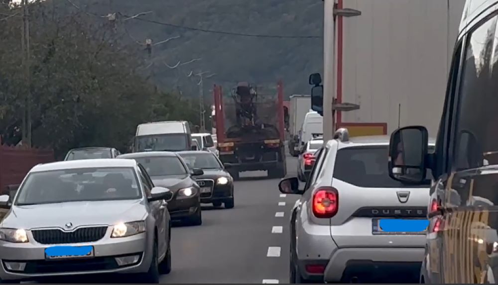 Târgul de la Negreni a dus la blocarea traficului | Foto: monitorulcj.ro