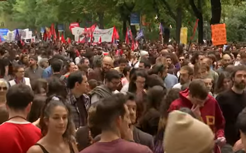 Mii de persoane au protestat în Spania | Foto: La Vanguardia - YouTube