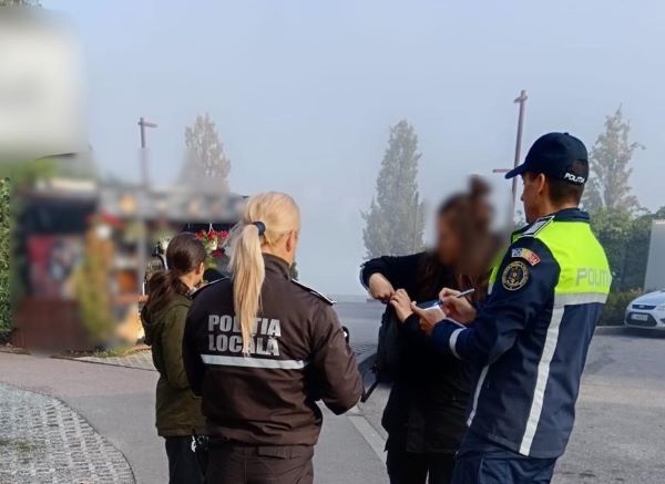 Zeci de elevi clujeni, prinşi de poliţişti când chiuleau de la ore | Foto: IPJ Cluj