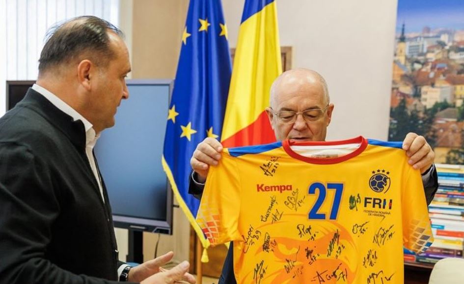 Constantin Din, președintele Federației Române de Handbal și Emil Boc, primarul municipiului Cluj-Npaoca, pregătiri pentru desfășurarea Campionatului European de Handbal Feminin 2026 la Cluj|Foto: Emil Boc – Facebook