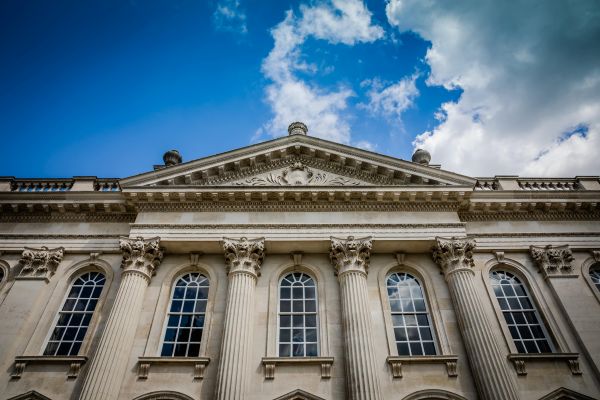 Limba română se va preda la Universitatea Cambridge din Marea Britanie | Foto: University of Cambridge - Facebook