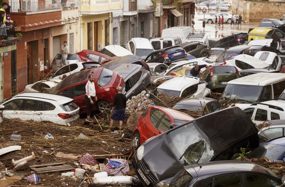 Ministerul Afacerilor Externe anunță că 22 de români sunt dați dispăruți în urma inundațiilor din regiunea Valencia, Spania. Foto: SunStar Cebu