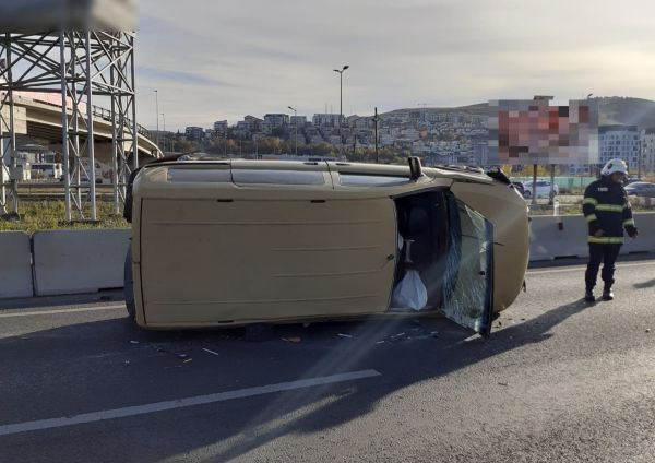 Un accident rutier a avut loc, duminică, 3 noiembrie, pe strada Avram Iancu din Florești | Foto: ISU Cluj