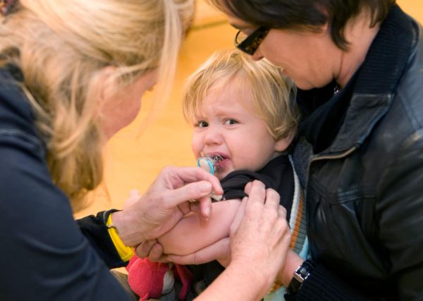 Dacă în cazul virozelor nu există vaccin, pentru gripă există un vaccin care ne poate proteja de îmbolnăvire | Foto: monitorulcj.ro