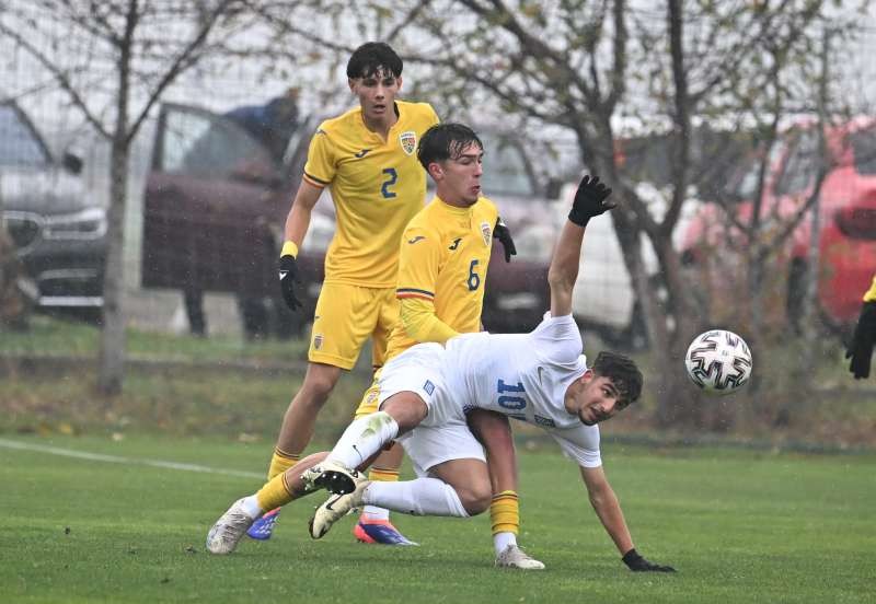 Selecţionata de juniori a României a fost învinsă de formaţia Greciei cu scorul de 3-0 (1-0), miercuri, la Buftea, în primul lor meci din Grupa a 6-a a preliminariilor Campionatul European de fotbal Under-17 din 2025 | Foto: Echipa națională de fotbal a României - Facebook