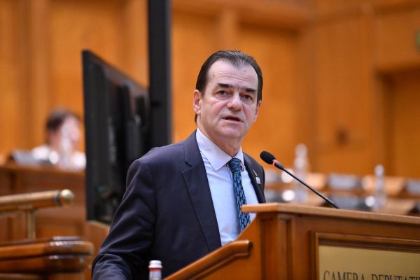 Preşedintele Forţa Dreptei, Ludovic Orban, a anunţat, luni, că se retrage din cursa pentru alegerile prezidenţiale şi va acorda susţinerea pentru candidatul USR Elena Lasconi | Foto: Ludovic Orban - Facebook