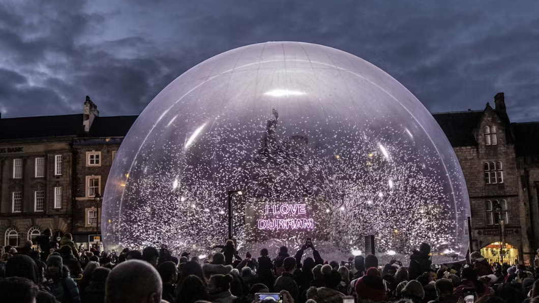 Cel mai mare glob de zăpadă pe care l-a văzut România| Foto: jacquesrival.com