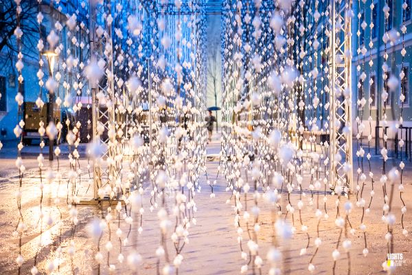 Der Flohmarkt. Piaţă de vechituri la Celălalt Târg de Crăciun. | Foto: Lights On Romania - Facebook