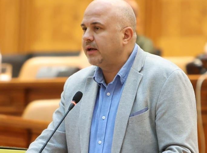 Emanuel Ungureanu, despre decizia Curții Constituționale de anulare a alegerilor prezidențiale: „S-au decredibilizat definitiv. Să ne spună CCR cine ar trebui să fie viitorul președinte al României, de ce mai votează românii?”|Foto: Emanuel Ungureanu-Facebook