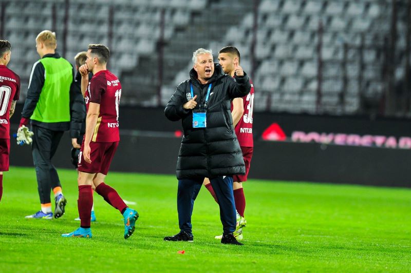 Dan Petrescu a fost nervos în timpul partidei | Foto: Fotbal Club CFR 1907 CLUJ - Facebook