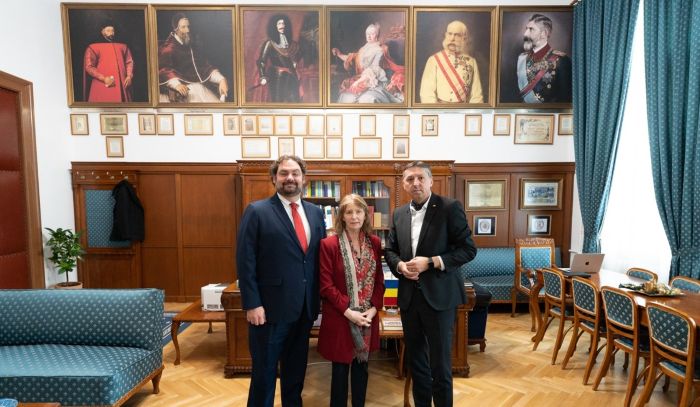 Excelența Sa doamna Kathleen Kavalec, Ambasadorul SUA în România, a fost oaspetele Rectorul Universității Babeș-Bolyai din Cluj-Napoca (UBB), prof. univ. dr. psih. Daniel David| Foto: UBB Cluj