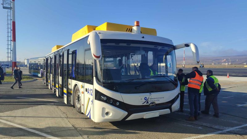 Aeroportul Internațional „Avram Iancu” Cluj, primul din România cu autobuz 100% electric| Foto: Paula COPACIU - monitorulcj.ro