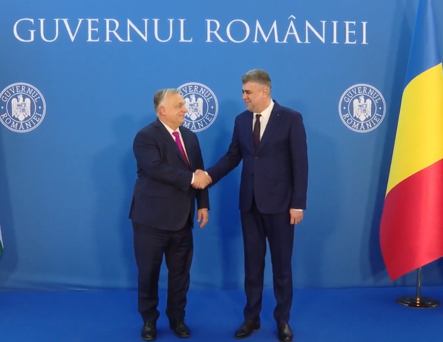 Premierul Ungariei, Viktor Orban, a fost primit, vineri, la Palatul Victoria, de prim-ministrul Marcel Ciolacu, la ceremonie fiind de faţă şi preşedintele UDMR, Kelemen Hunor | Foto: Marcel Ciolacu - Facebook