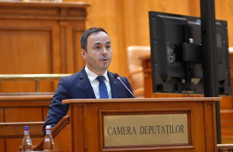 Ovidiu Câmpean (PNL), la depunerea jurământului în Camera Deputaților: „Putem face lucrurile mai bine”|Ovidiu Cîmpean - Facebook