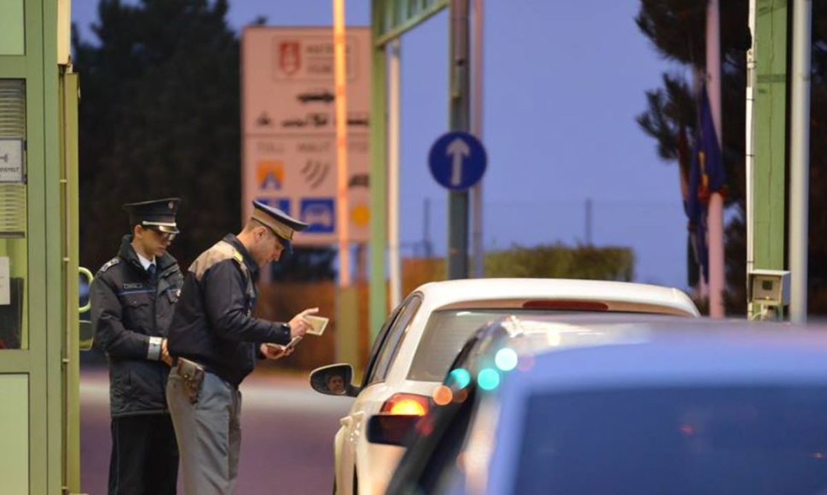 România a eliminat de azi controalele la granițele terestre cu Ungaria și Bulgaria, devenind membru Schengen cu drepturi depline. Foto: Poliția de Frontieră Română - Facebook
