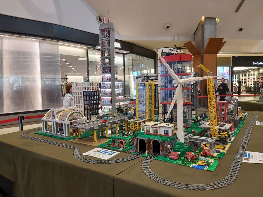 Weekend pentru iubitorii LEGO® la Iulius Mall Cluj | Foto: Asociatia Brickenburg - Facebook