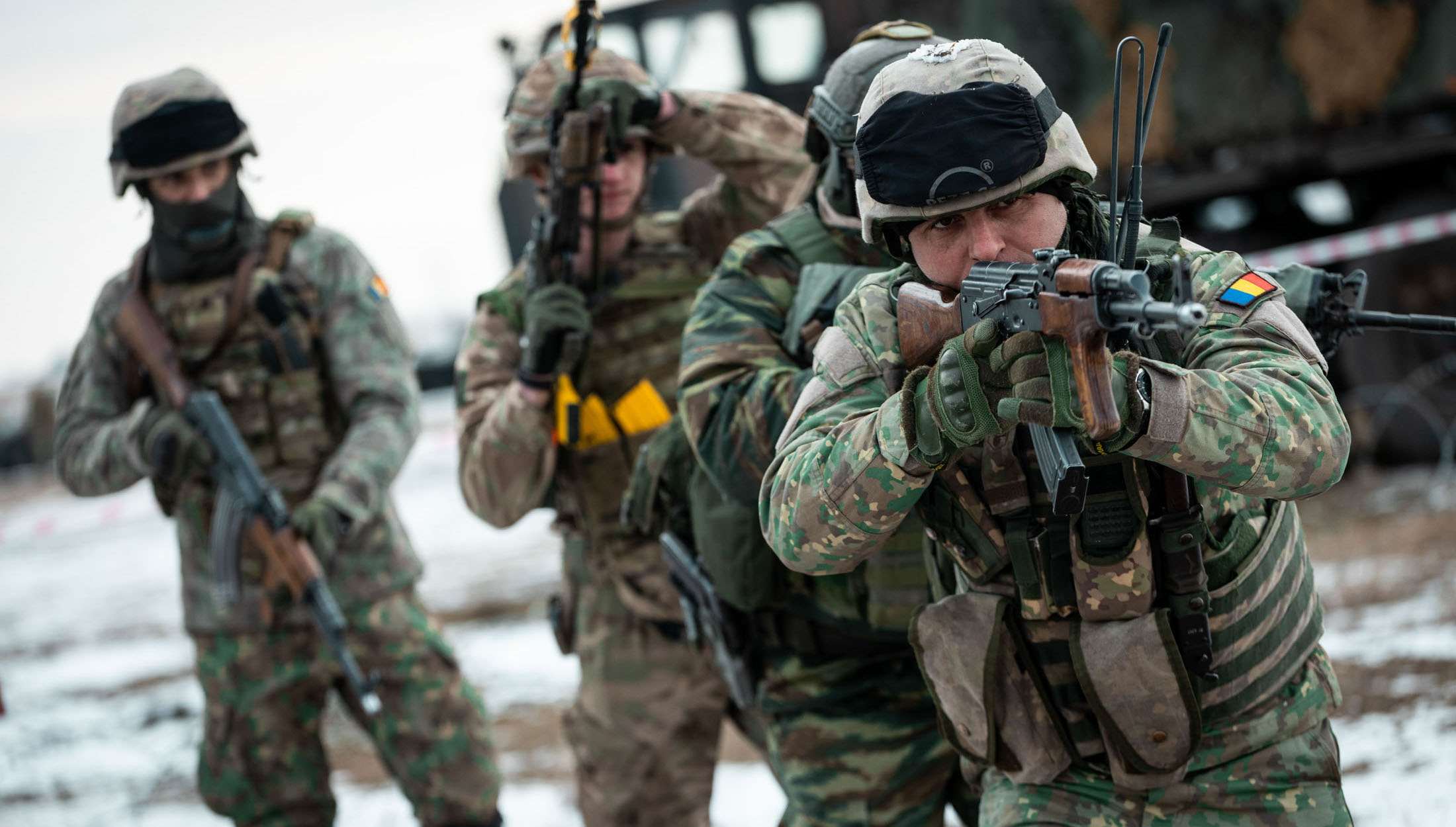 Militari din Grecia, România și Regatul Unit în timpul exercițiilor de luptă Steadfast Dart 25 desfășurate în România|Foto: nato.int