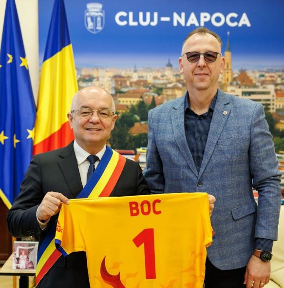 Boc: „În 2026, Campionatul European de Volei masculin se joacă și la Cluj”|în imagine: primarul Clujului, Emil Boc și Adin Cojocaru, președintele Federației Române de Volei, la Primăria Cluj-Napoca, 10 martie 2025|Sursa: Emil Boc - Facebook