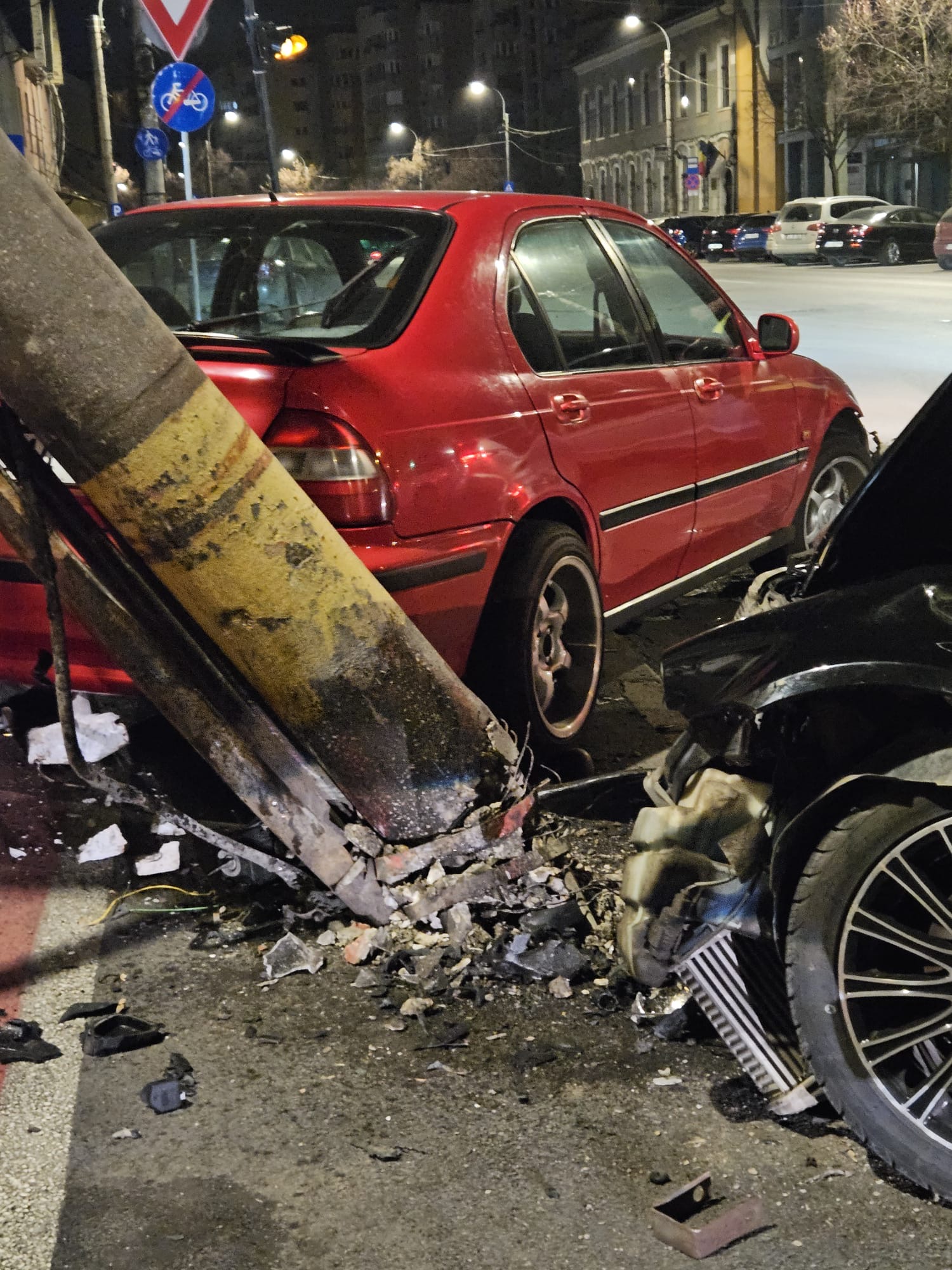 Accident violent în noaptea de 8/9 martie, Calea Dorobanților din Cluj-Napoca.|Foto: Flavia Fyzz © monitorulcj.ro