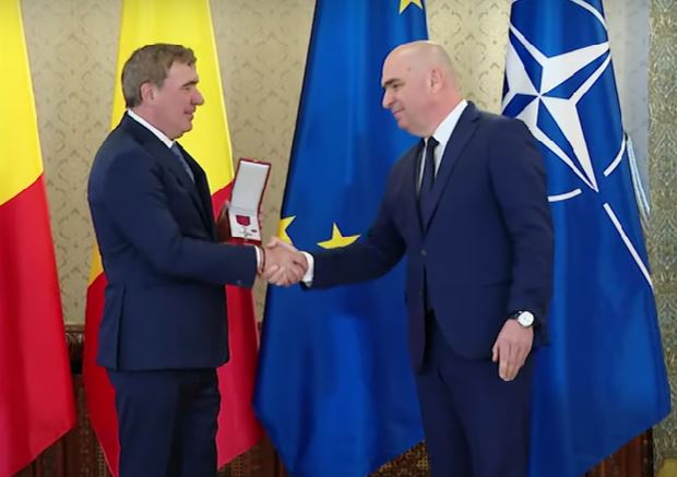 Hagi, decorat cu „Steaua României” în grad cavaler|Sursa: captură video Administrația Prezidențială